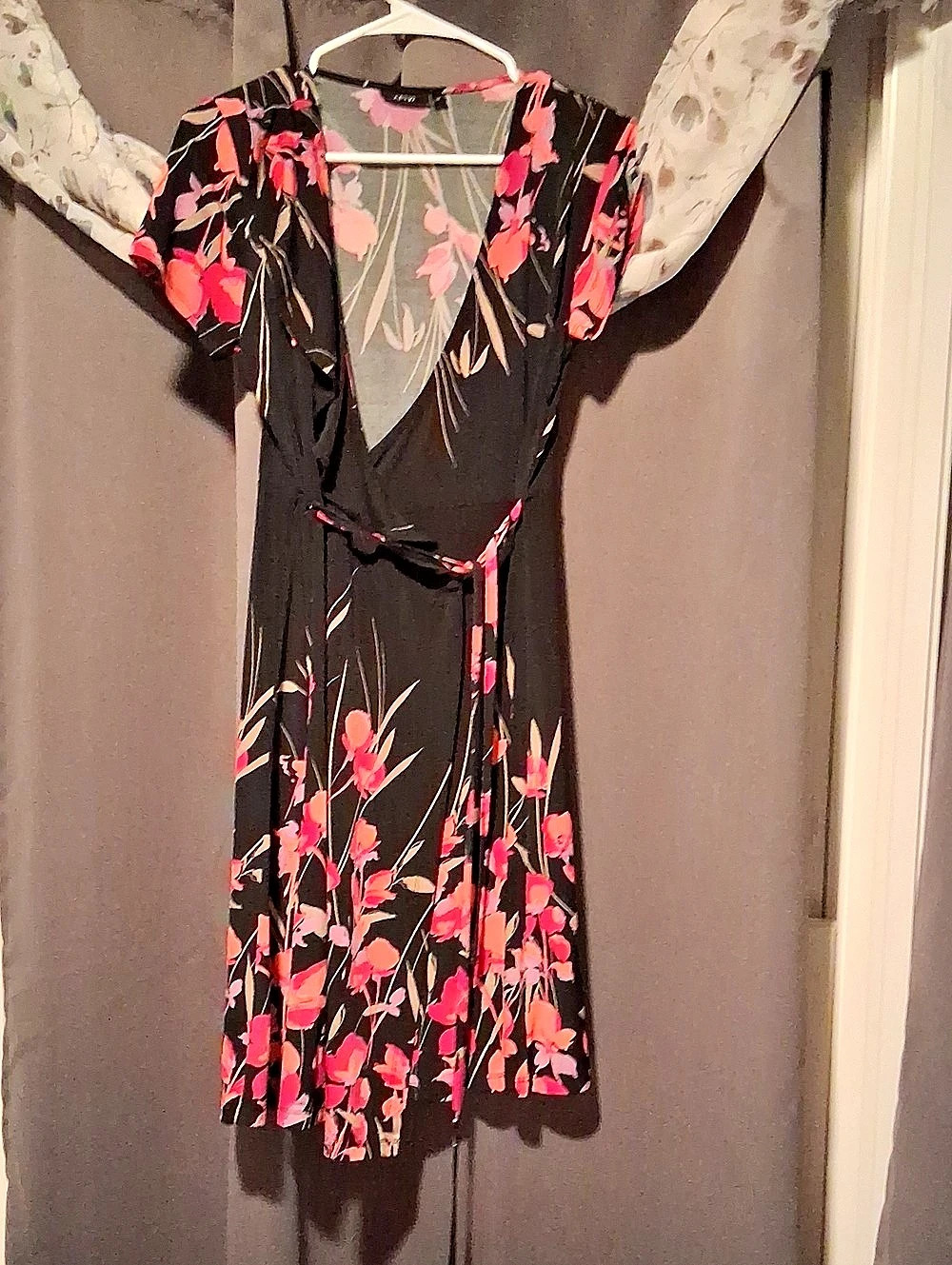 APT 9 Floral Midi Wrap Dress in Black & Pink Size Medium